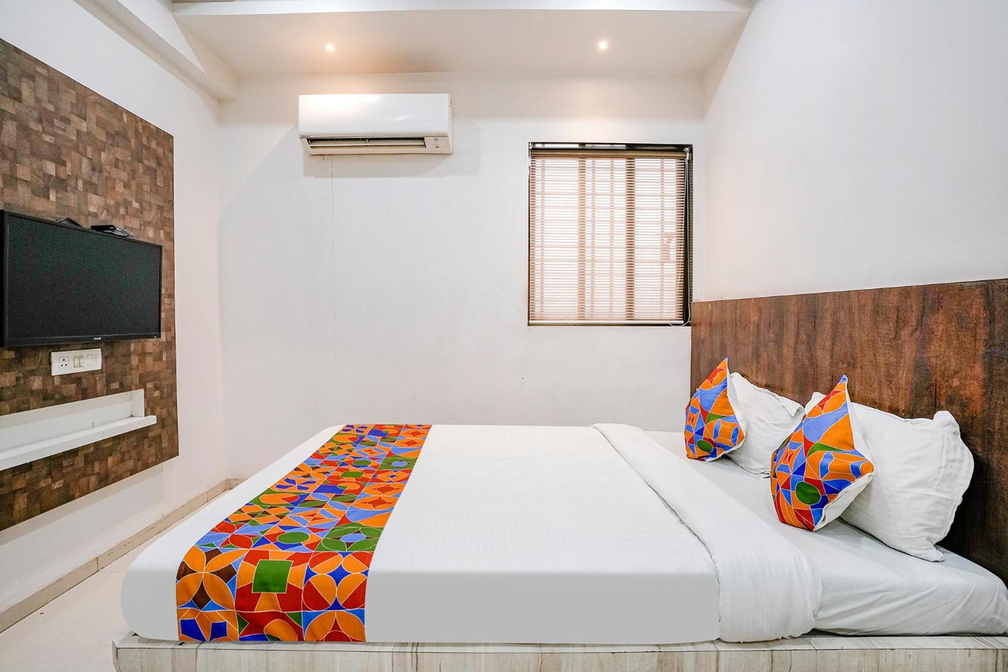 Fabhotel Krishna Inn Kashele Exterior photo